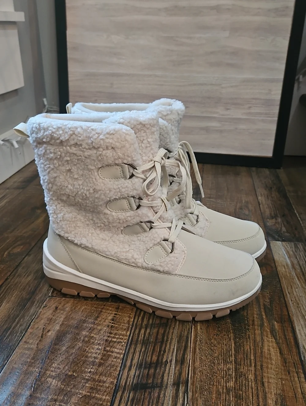 Universal Thread Women's Cream Sherpa Warm Winter Lace-Up Boots